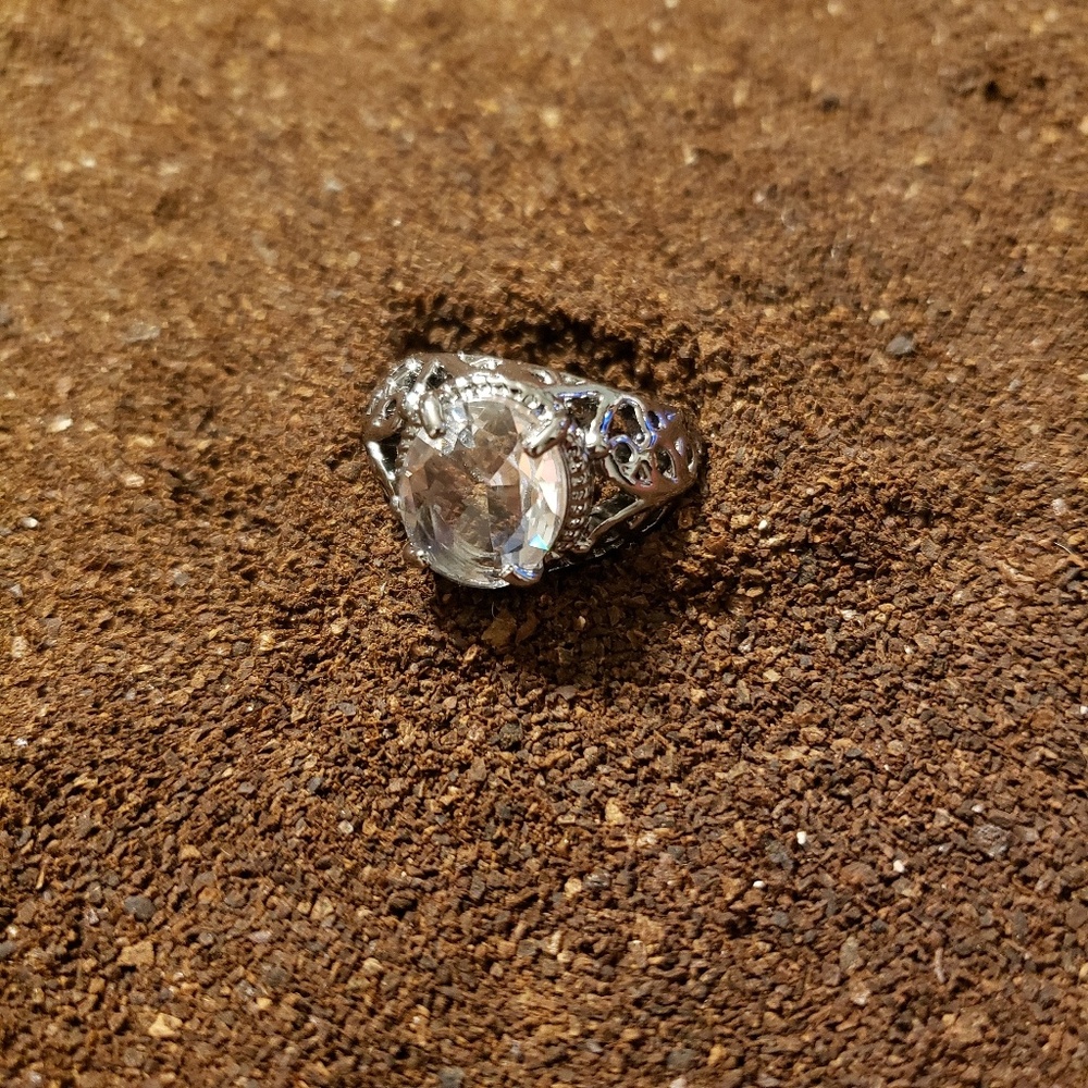 Clear Crystal Or Glass Costume Jewelry Ring, Cute!